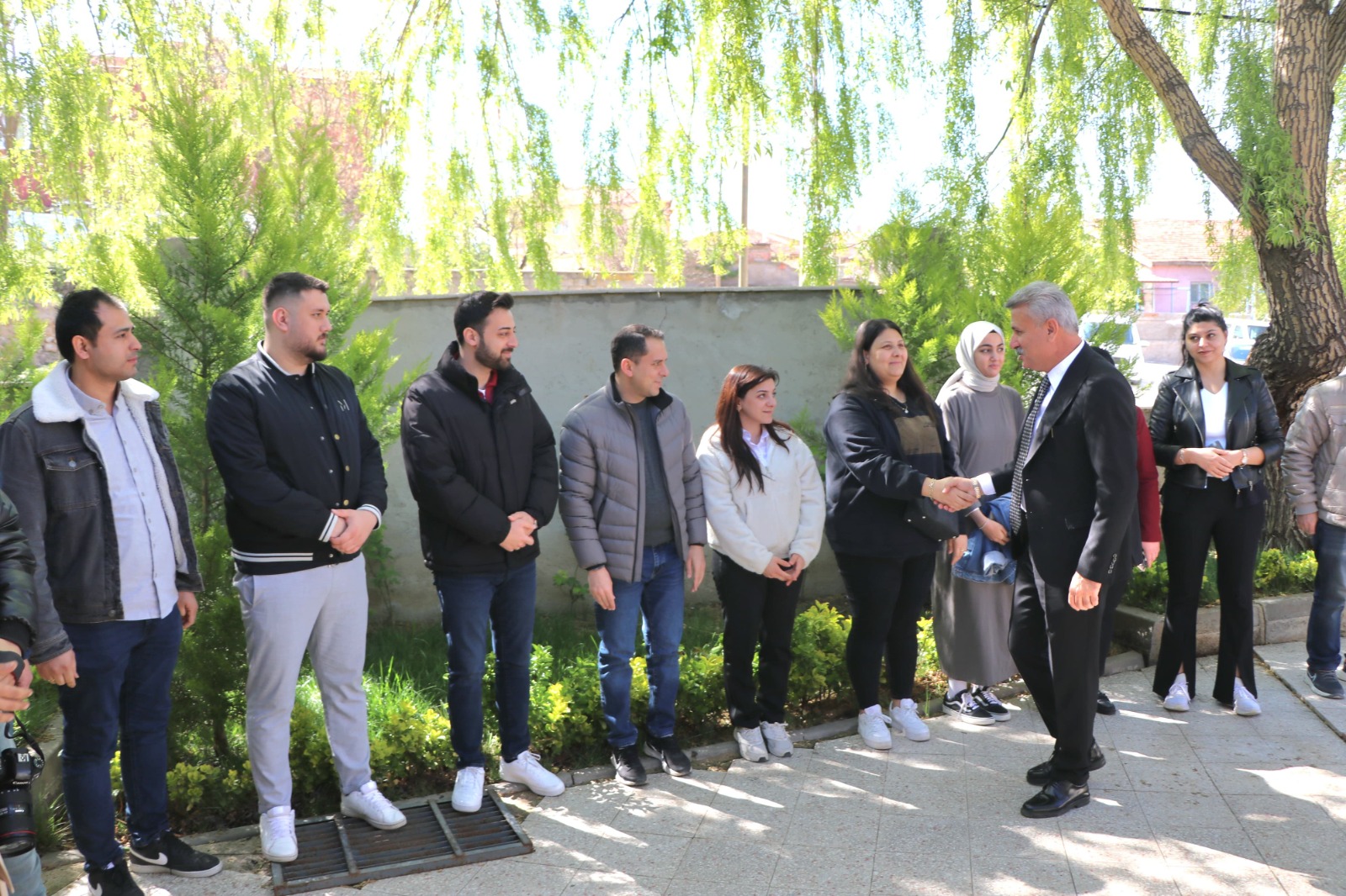 kurum-c-eg-t-mler-m-z-devam-ed-yor